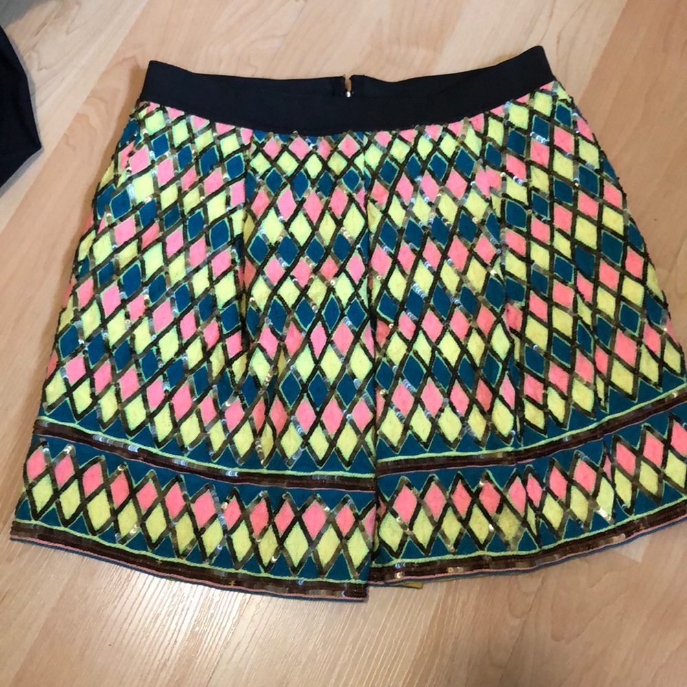 Pia Pauro embroidered and sequins skirt sz small